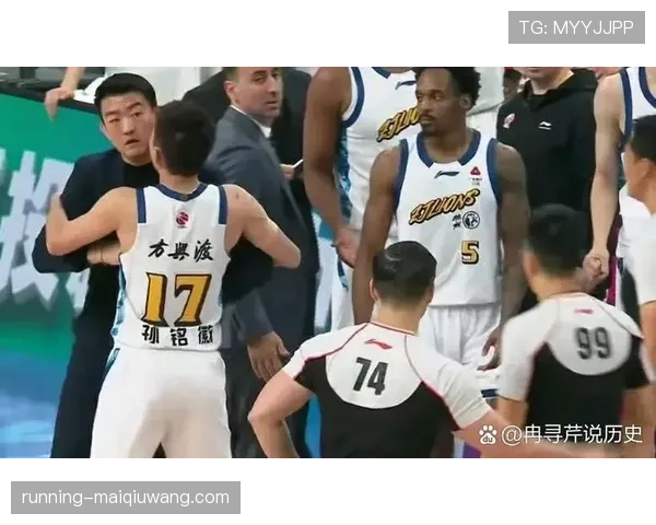 防守犯规的关键判罚标准及裁判识别技巧解析 防守犯规的关键判罚标准及裁判识别技巧解析